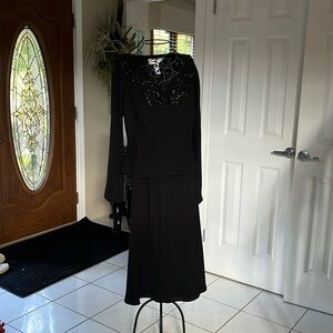 Woman’s 2 pc dress black size 10